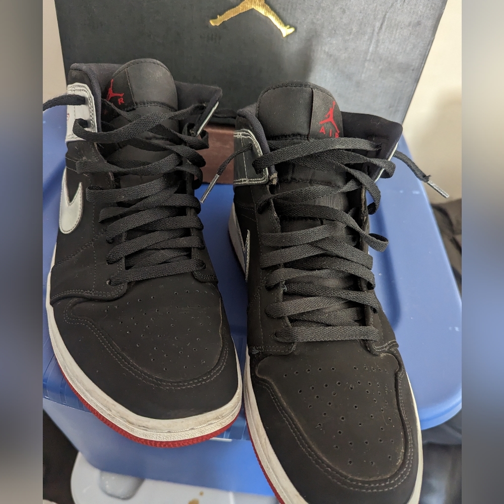 Air Jordan 1 Mid